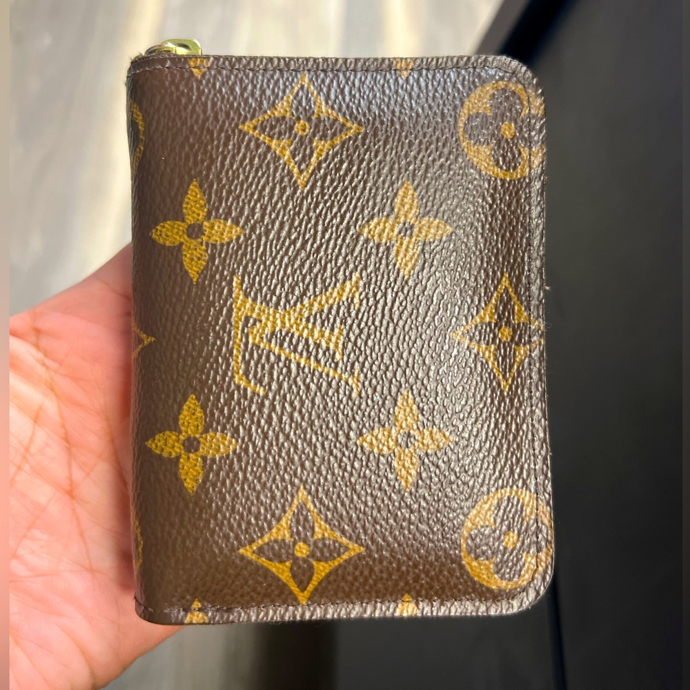 Louis Vuitton Monogram Zippy Coin Case